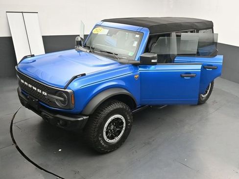 Used 2023 Ford Bronco Badlands image 37