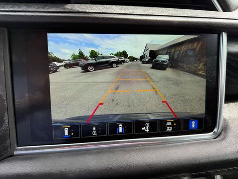 Used 2022 GMC Yukon XL Denali AWD/4WD image 38