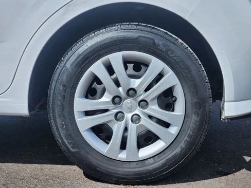 Used 2020 Chevrolet Sonic LT image 25