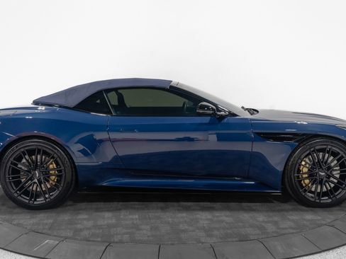 Used 2024 Aston Martin DB12 Convertible image 19