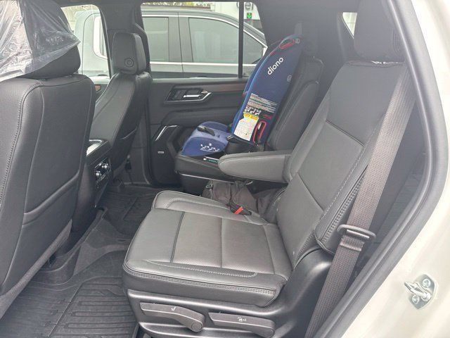 Used 2025 GMC Yukon Denali w/ LPO, Floor Liner Package AWD/4WD image 27
