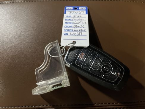 Used 2022 Lincoln Nautilus Reserve image 27