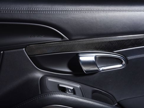 Used 2017 Porsche 911 Turbo S image 34