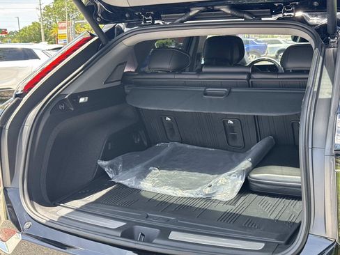 Used 2025 Cadillac Optiq Luxury 2 w/ LPO, Floor Liner Package AWD/4WD image 29