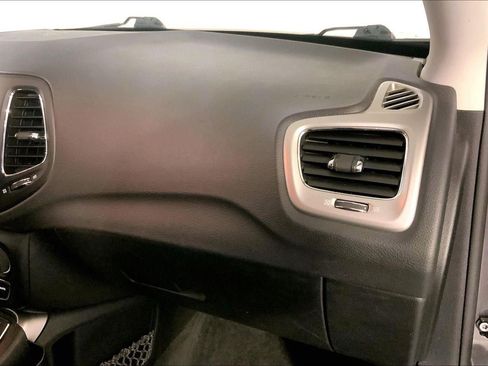 Used 2018 Jeep Compass Latitude w/ Popular Equipment Group AWD/4WD image 16