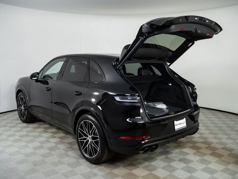 New 2026 Porsche Cayenne AWD/4WD image 34