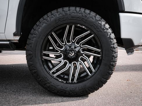 Used 2024 Chevrolet Silverado 2500 High Country w/ High Country Premium Package image 13