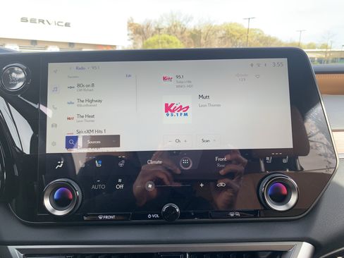 Used 2025 Lexus RX 350 Premium w/ Accessory Package (Z1) image 23