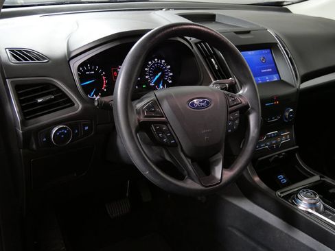 Used 2020 Ford Edge SE FWD image 13