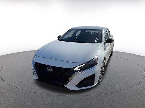 Used 2025 Nissan Altima 2.5 SV image 7