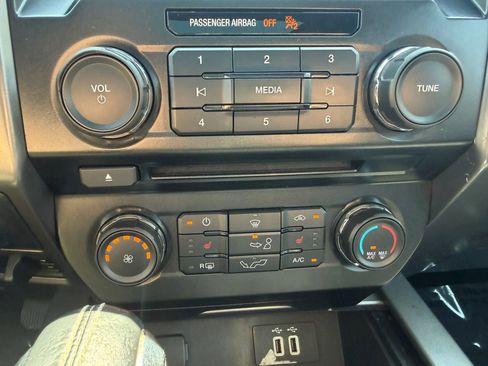 Used 2016 Ford F150 XLT w/ Equipment Group 302A Luxury image 26