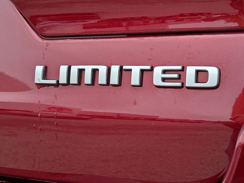 Used 2025 Jeep Grand Cherokee Limited w/ Trailer Tow Package image 8