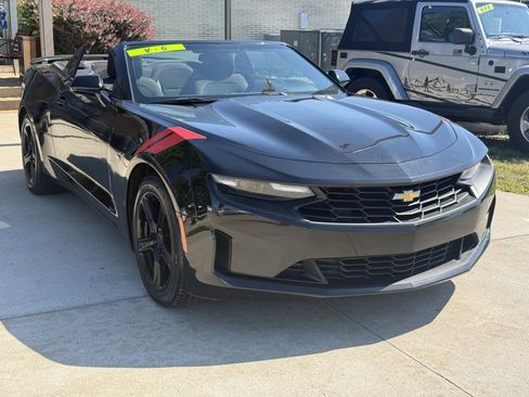 Used 2019 Chevrolet Camaro LT RWD image 3