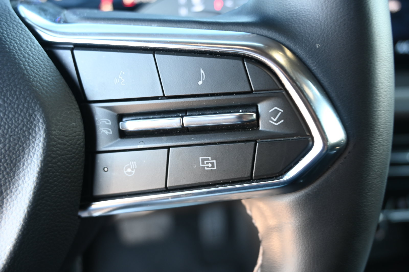 Used 2026 Chevrolet Traverse LT FWD image 14