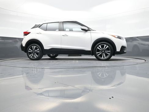 Used 2018 Nissan Kicks SV image 27