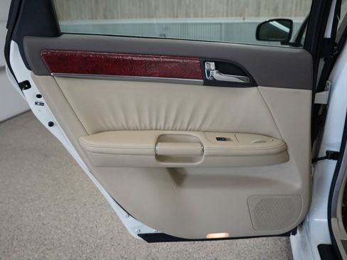 Used 2010 INFINITI M35 w/ Technology Pkg RWD image 36