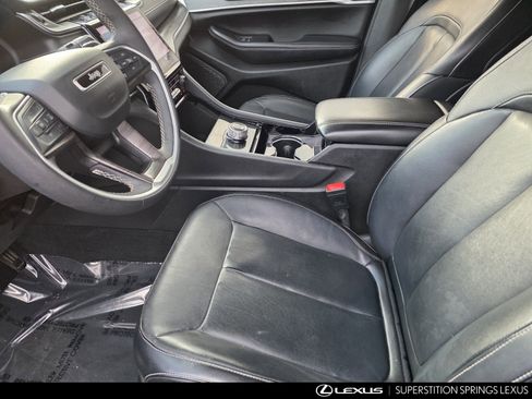 Used 2023 Jeep Grand Cherokee L Limited w/ Black Appearance Package image 12