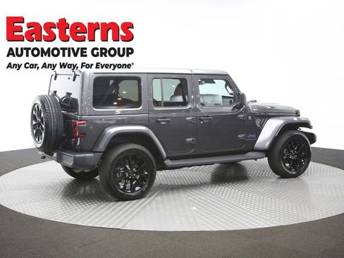 Used 2025 Jeep Wrangler Unlimited Sahara AWD/4WD image 38