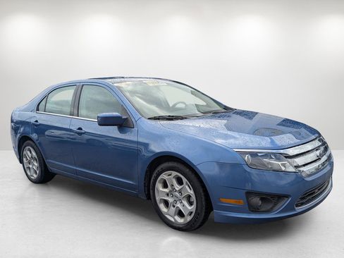 Used 2010 Ford Fusion SE image 3