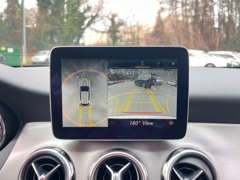 Used 2018 Mercedes-Benz GLA 250 4MATIC image 25