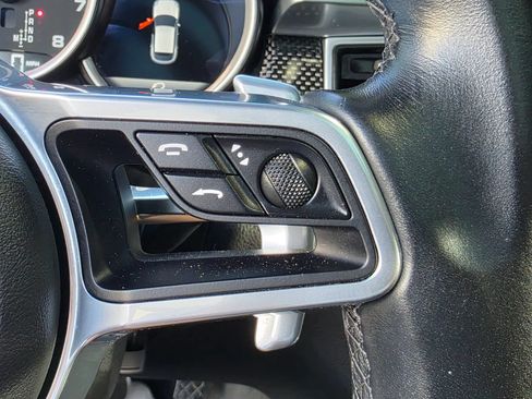 Used 2018 Porsche Macan Turbo AWD/4WD image 22