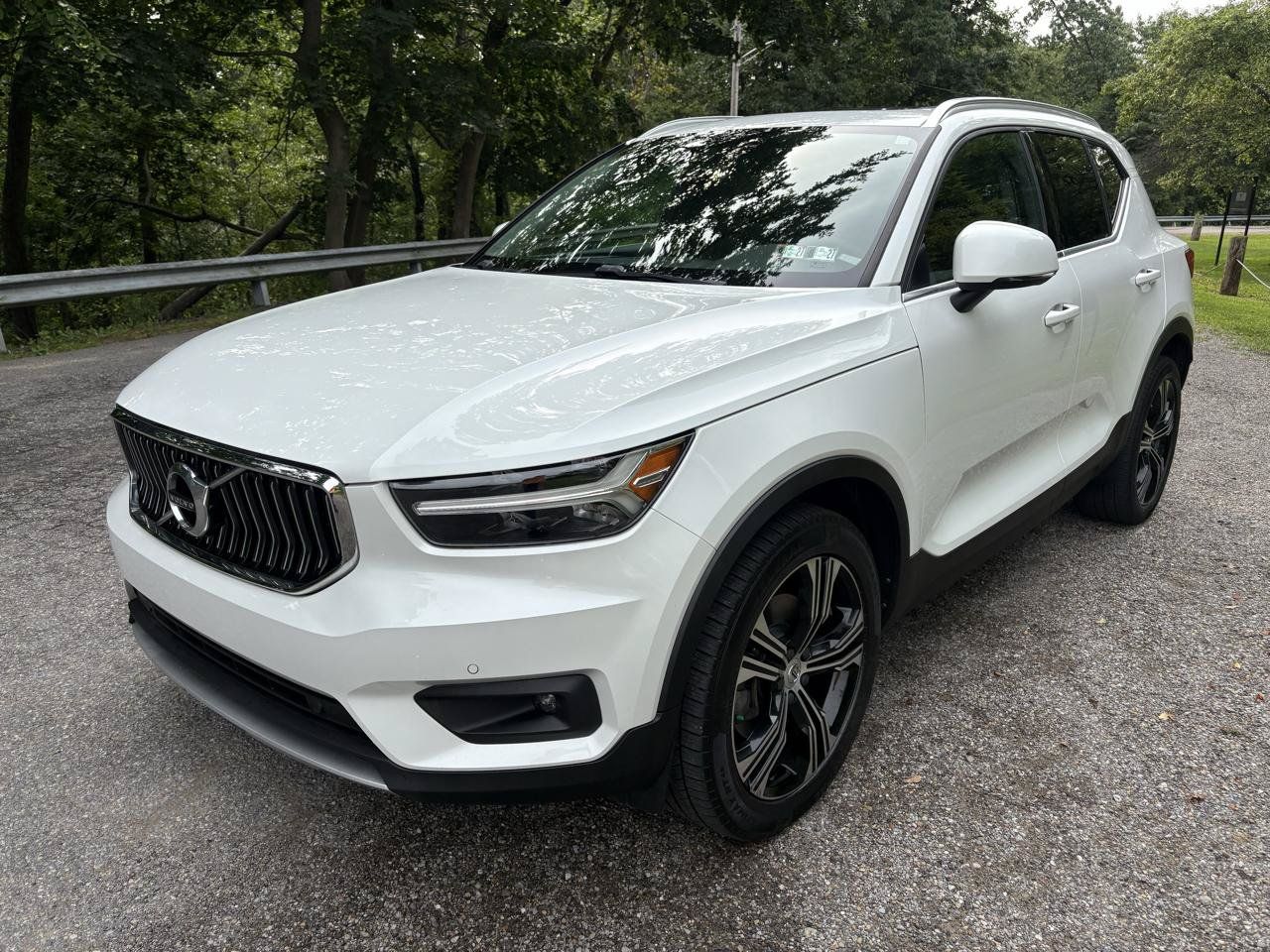Used 2020 Volvo XC40 T5 Inscription w/ Protection Package Premier AWD/4WD image 3