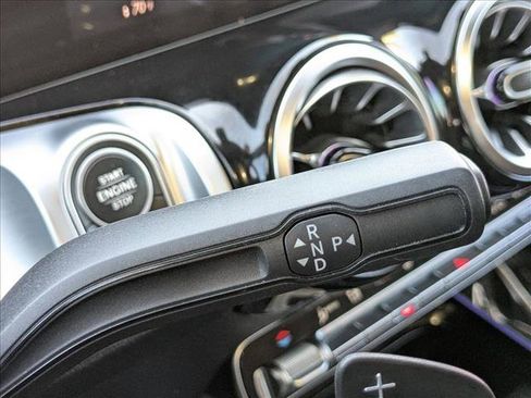 Used 2022 Mercedes-Benz GLB 250 image 12