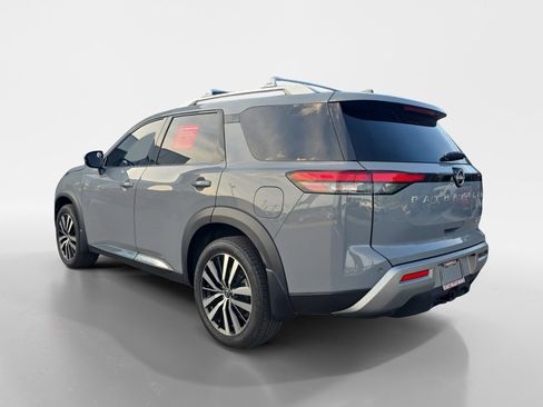 Used 2023 Nissan Pathfinder Platinum AWD/4WD image 3