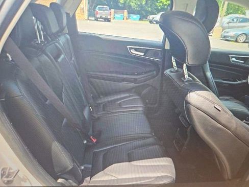 Used 2019 Ford Edge Titanium w/ Cold Weather Package AWD/4WD image 11