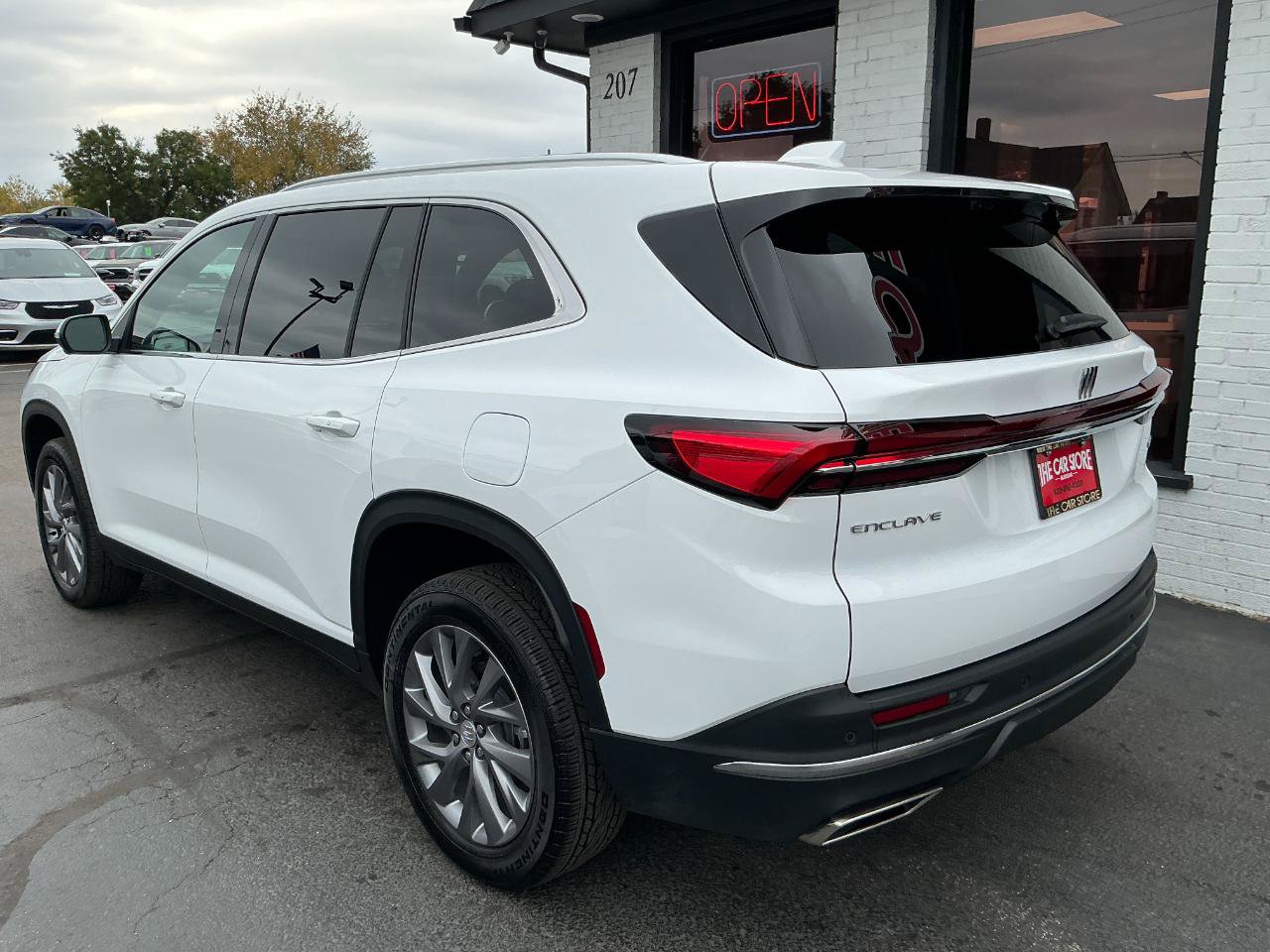 Used 2026 Buick Enclave Preferred w/ Power Package FWD image 5