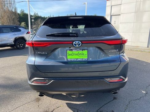 Used 2021 Toyota Venza LE w/ Carpet Mat Package (TMS) image 5