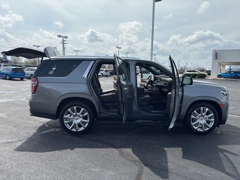Used 2022 Chevrolet Tahoe High Country AWD/4WD image 18