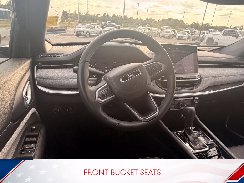 Used 2023 Jeep Compass Latitude AWD/4WD image 11