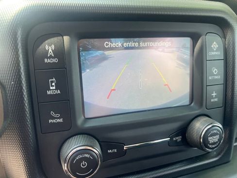 Used 2019 Jeep Wrangler Sport image 12