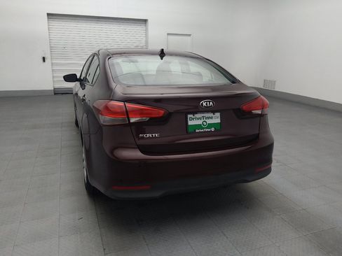 Used 2017 Kia Forte LX FWD image 6