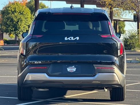 Certified 2024 Kia EV9 Light Long Range image 7