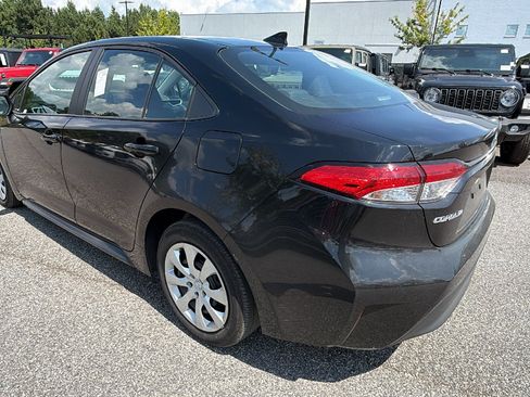 Used 2025 Toyota Corolla LE FWD image 10