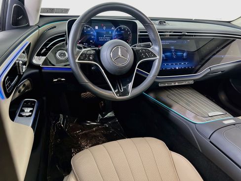 Used 2025 Mercedes-Benz E 450 4MATIC Sedan image 23