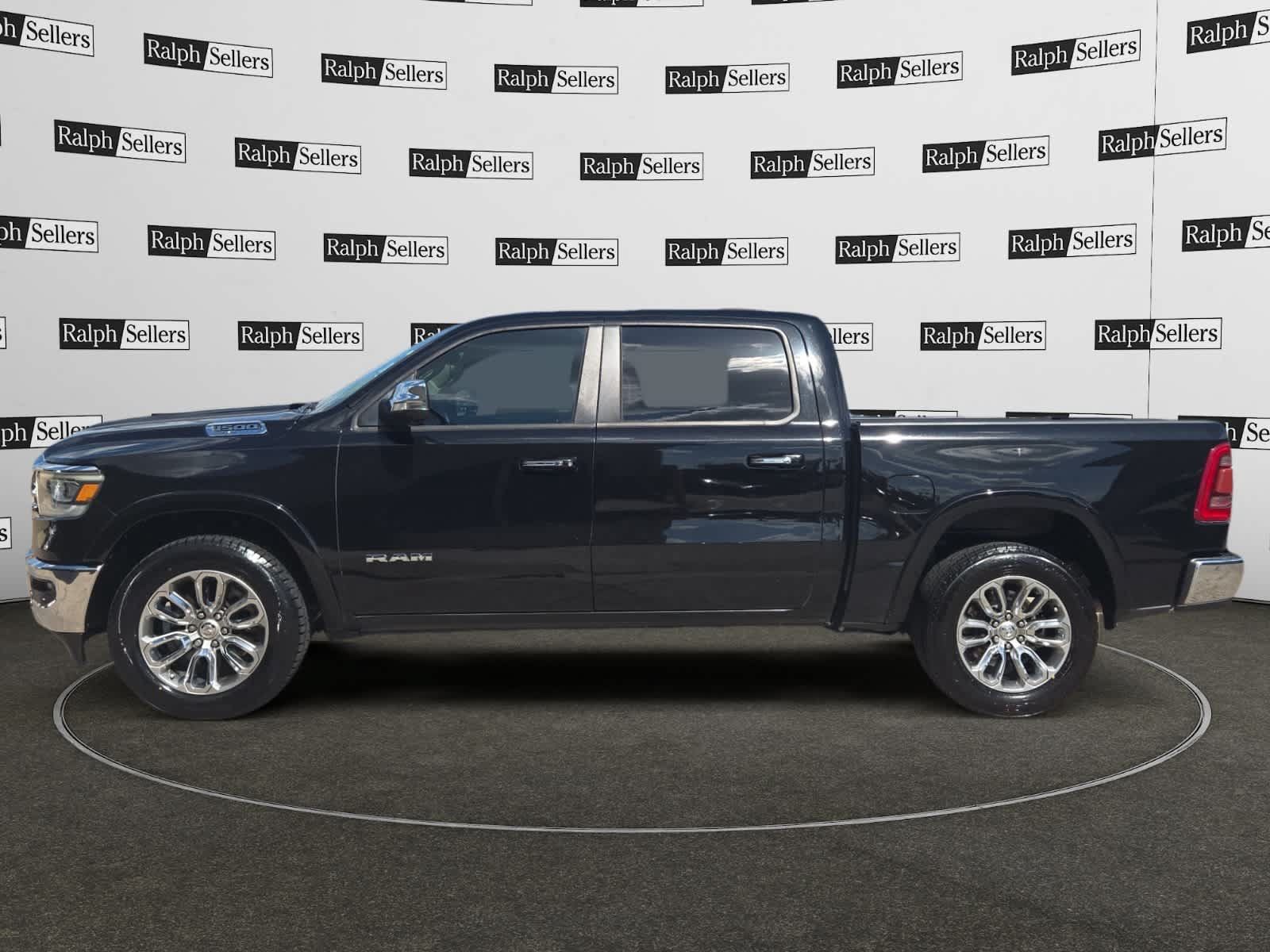 Used 2022 RAM 1500 Laramie AWD/4WD image 3