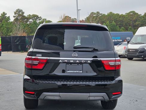 Used 2023 Nissan Armada SV image 6