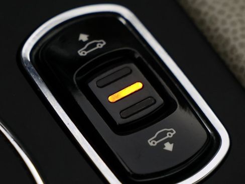 Used 2016 Rolls-Royce Wraith image 28