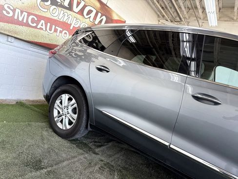 Used 2021 Buick Enclave Essence image 5