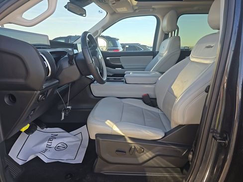 Used 2025 Ford Expedition Max Platinum w/ Driver's Package AWD/4WD image 7