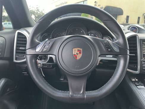 Used 2014 Porsche Cayenne Diesel Platinum Edition image 24