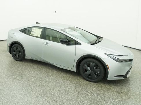 New 2026 Toyota Prius Plug-In Hybrid FWD image 43