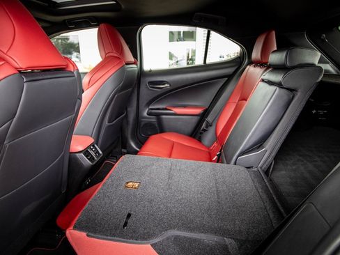 Used 2019 Lexus UX 200 F Sport image 45