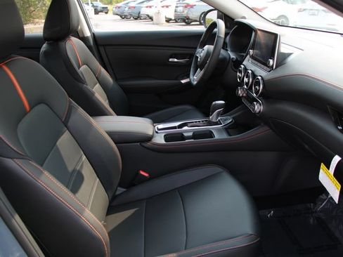 Used 2025 Nissan Sentra SR w/ SR Premium Package FWD image 32