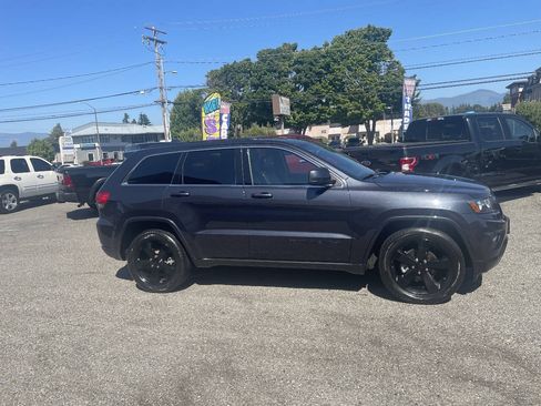 Used 2014 Jeep Grand Cherokee Altitude RWD image 2