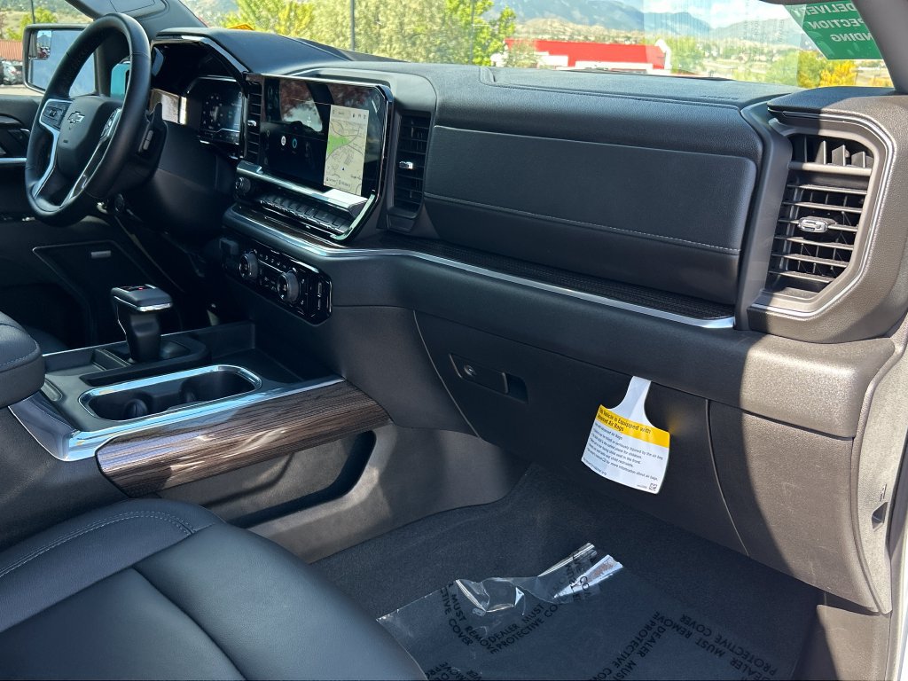 Used 2025 Chevrolet Silverado 1500 RST AWD/4WD image 8
