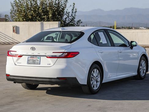 Used 2025 Toyota Camry LE FWD image 5